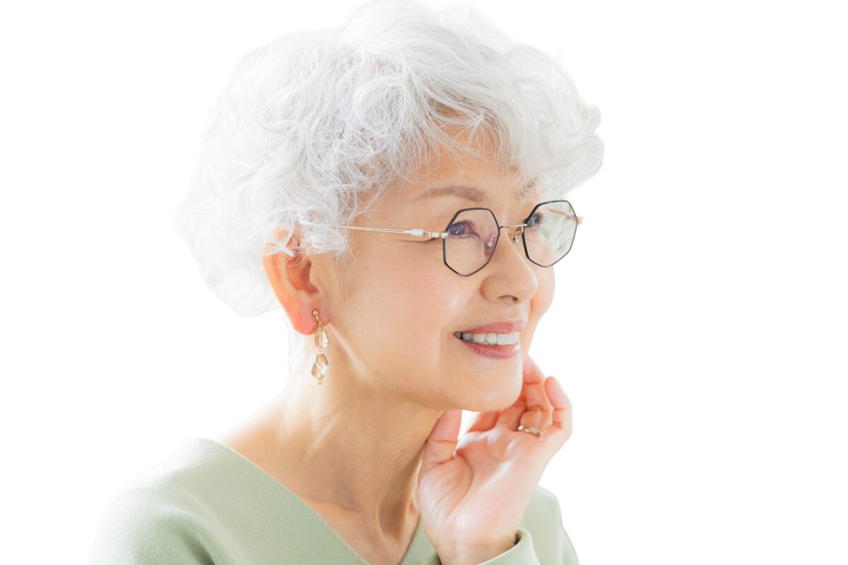 噛めない・痛い・外れる入れ歯にお悩みの方へ